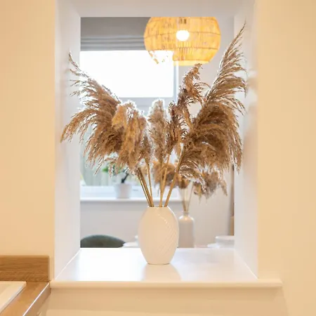 Apartment 1, King's Court